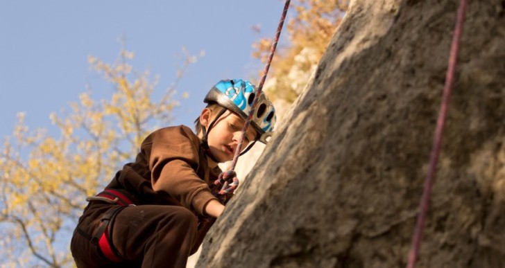 Mladi plezalci Ascenda obiskali plezališče Črni Kal